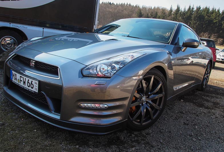 nissangtr Godzilla showed up to scare the locals.
